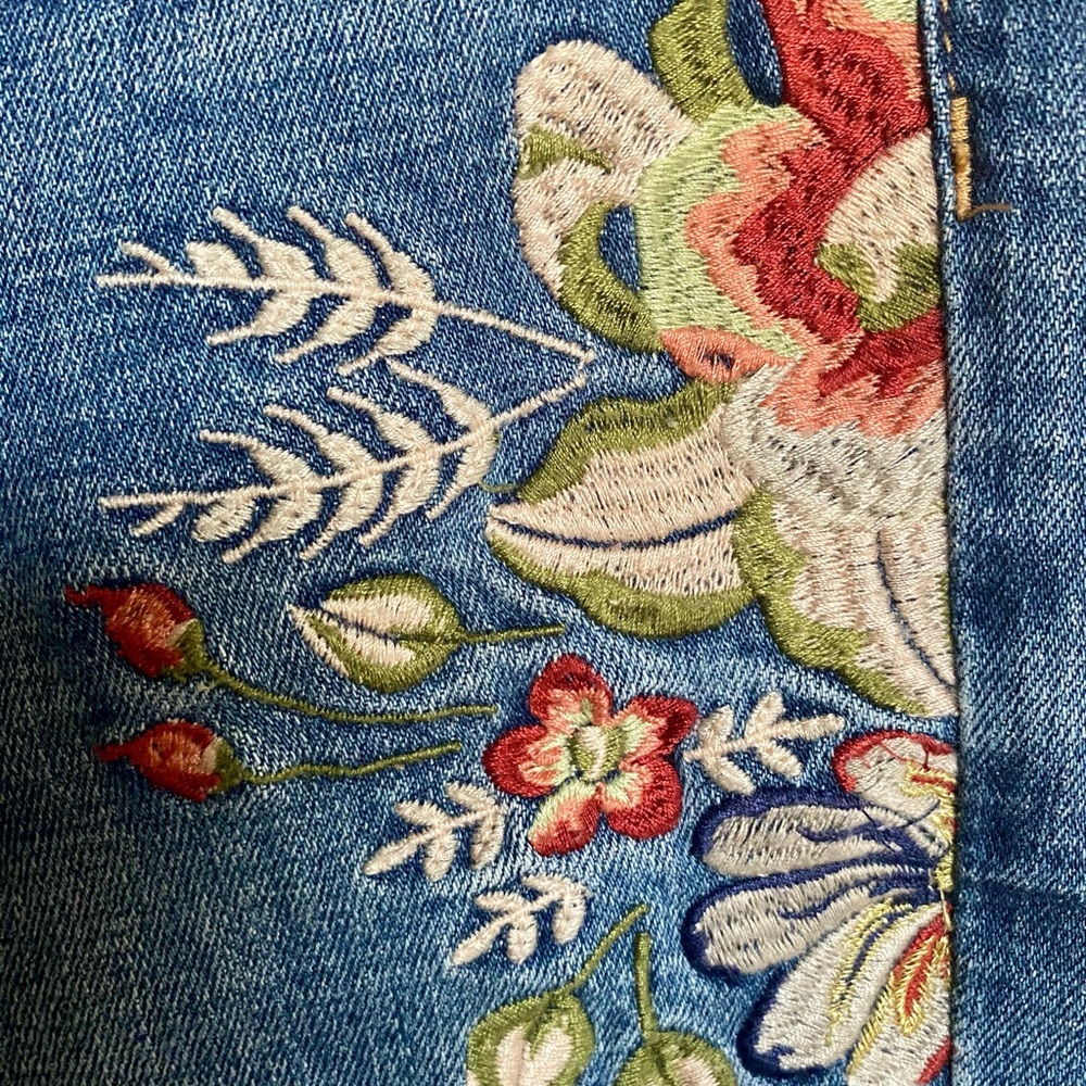 BLANK NYC Women's Skinny Ankle Embroidered Jeans Size 25. Raw hem - Picture 9 of 15